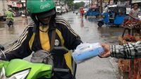 Para Pengemudi  Bahagia Dapat Makan Gratis dari Barisan Motor Gibran