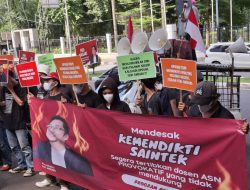 Geruduk Kemendikti Saintek, Massa BMPD: Pecat Feri Amsari! Dosen ASN Provokatif Tak Dukung Persada